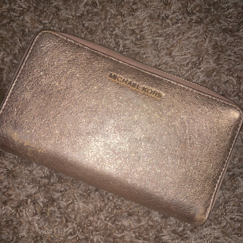 Rose Gold Micheal Kors Wristlet